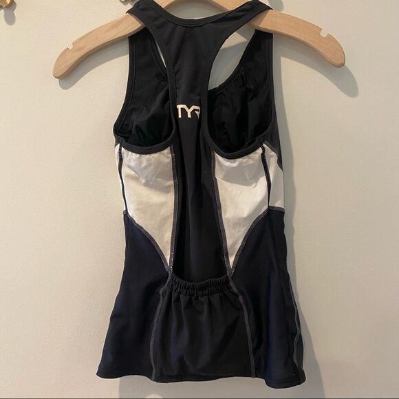 TYR Women’s Competitor Fitted Tankini (XS) - Picture 5 of 7